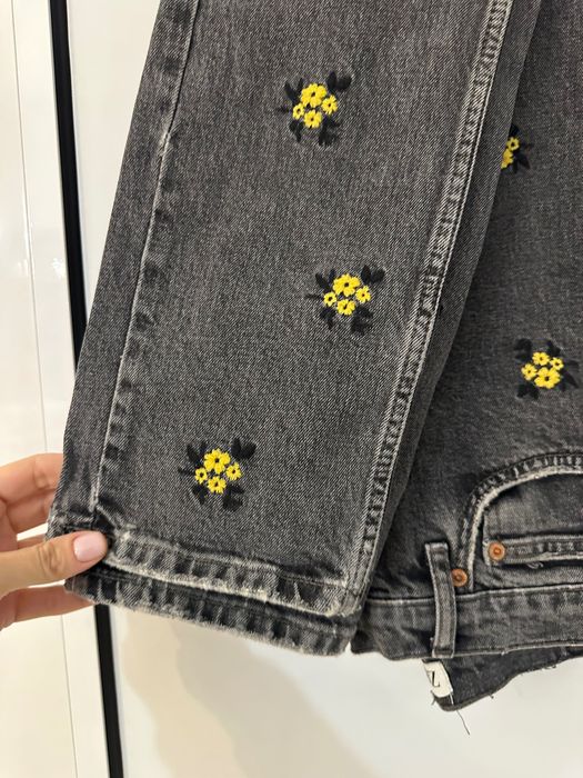 Zara дънки на цветя