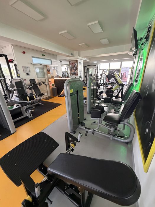 Dezmembrez sala de fitness Bucuresti / vestiare
