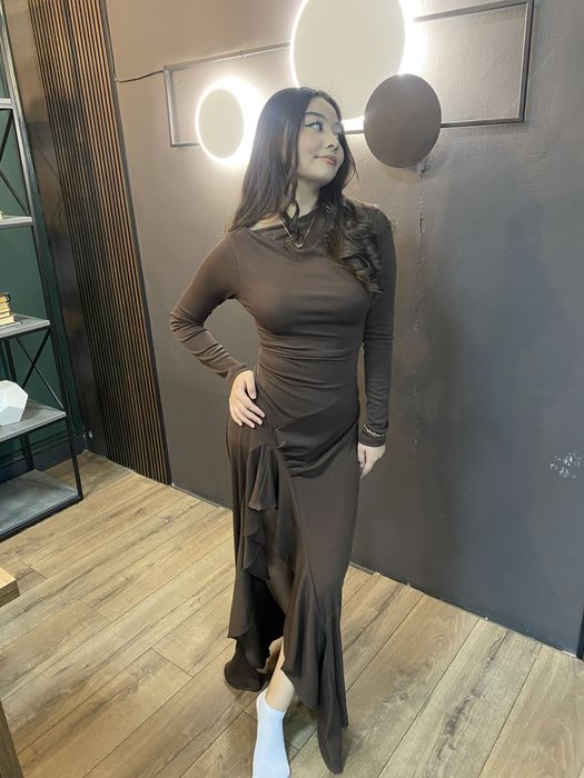 коричневое платье