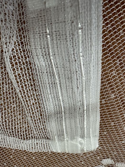 Vand 2 perdele cusute, cu rejansa