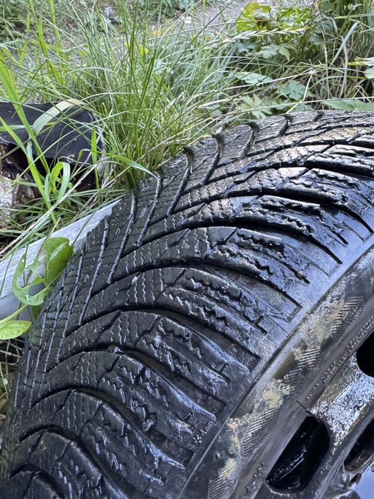 Продавам 4 броя железни джанти 15 цола за Golf 4 с гуми зимни195/50/15