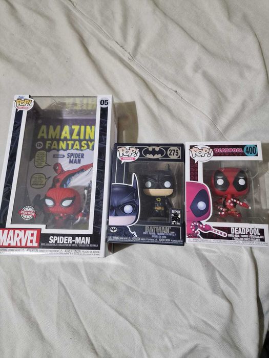 Vand 3 figurine originale Funko Pop in stare buna