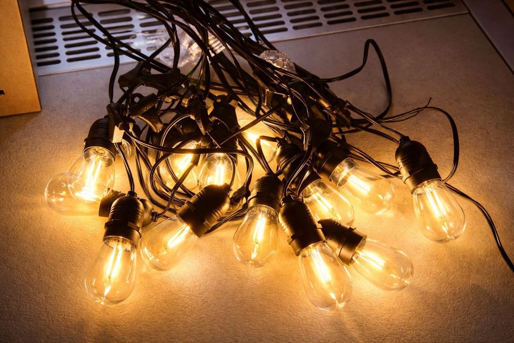 Ghirlanda 15 M, cu pendule, 15 Becuri și 2 becuri rezerva, Int-Ext.