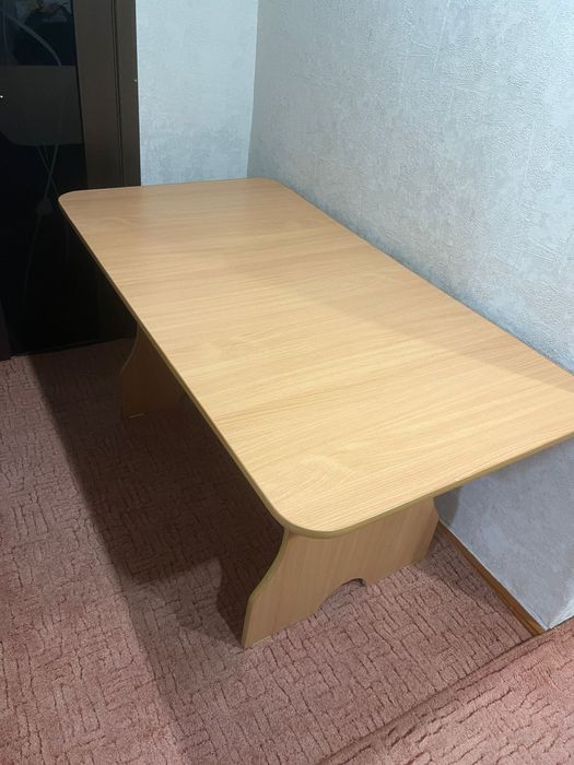 Продам стол в отличном состоянии
