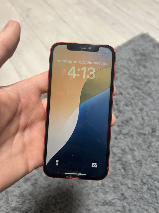 Iphone 12 Червен