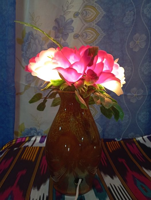 Светильник сотилади