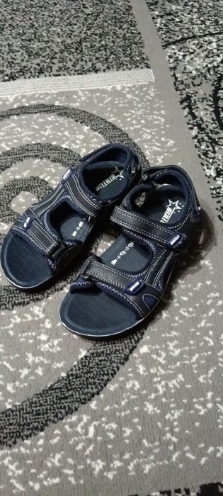 Сандалии на мальчика