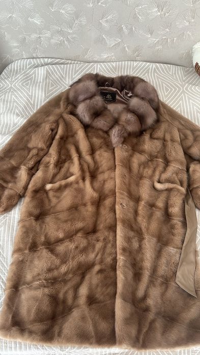 Продам норковую шубу