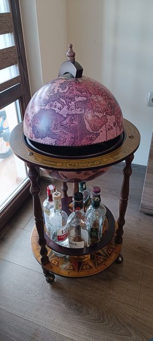 Глобус за бутилки - мини бар