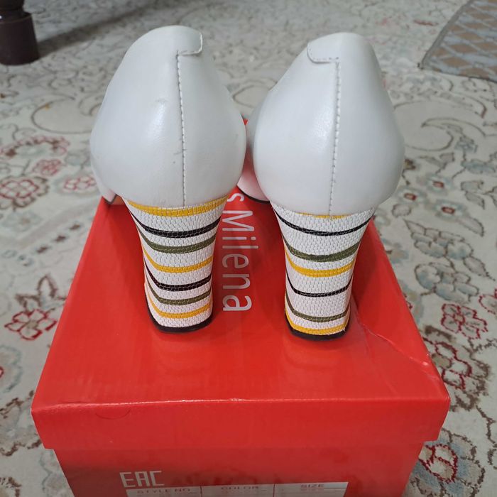 Белые туфли красивые