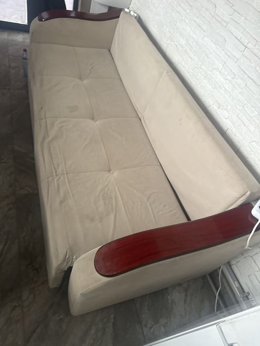 Диван двухместный