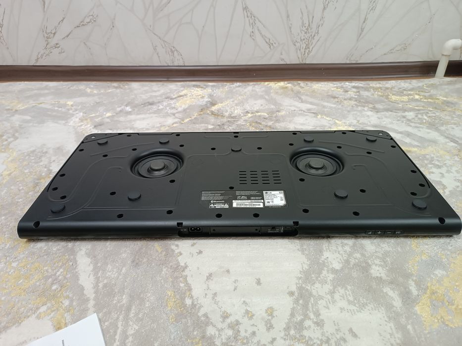 Soundbar LG Bluetooth 4.1 Sound Plate.