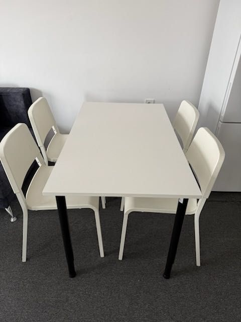 Трапезна маса + 4 стола