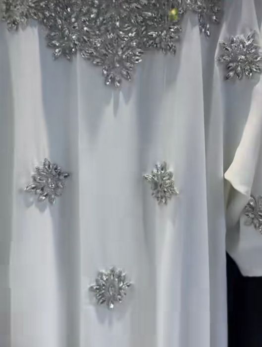 Платья  Дубай состояние отличное