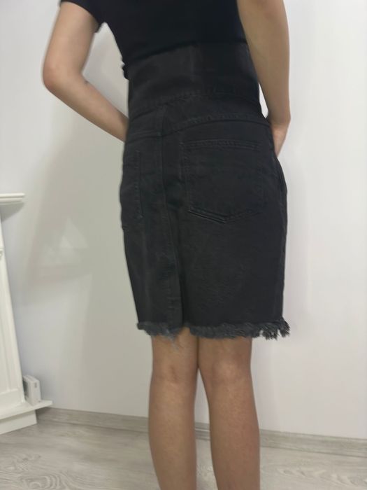 Fusta de blugi, neagra