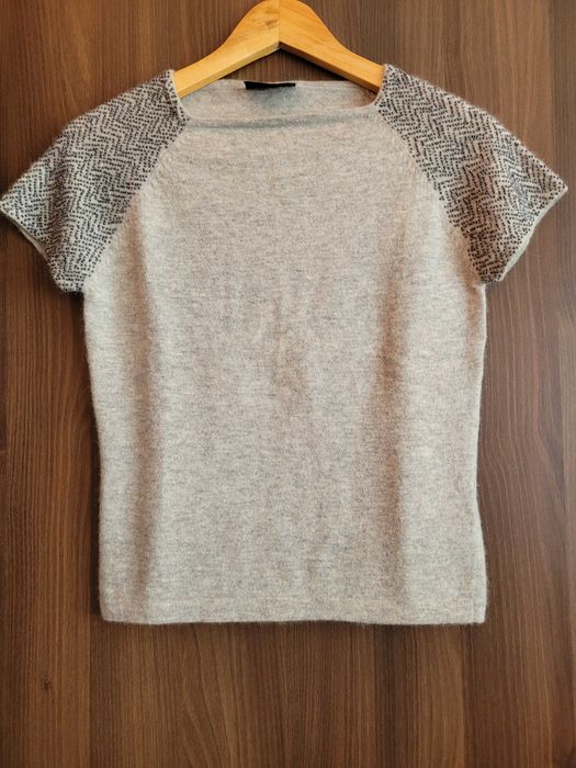 Маркова грейка Crew Clothing с подарък 2 блузки на ТОП цена