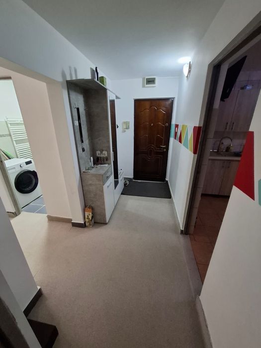Inchiriez apartament 3 camere