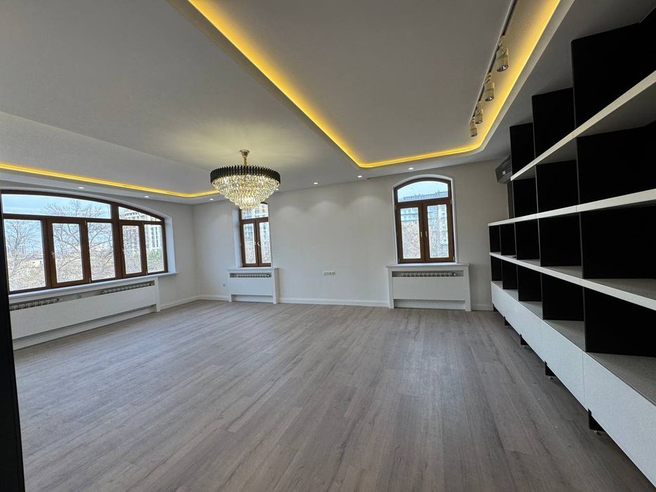 Алайский 5/5/6 метро.Минор 212м² парковка