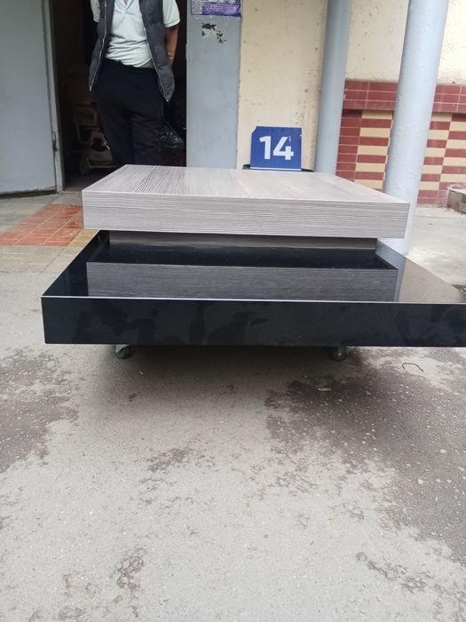 Журналы стол продается.