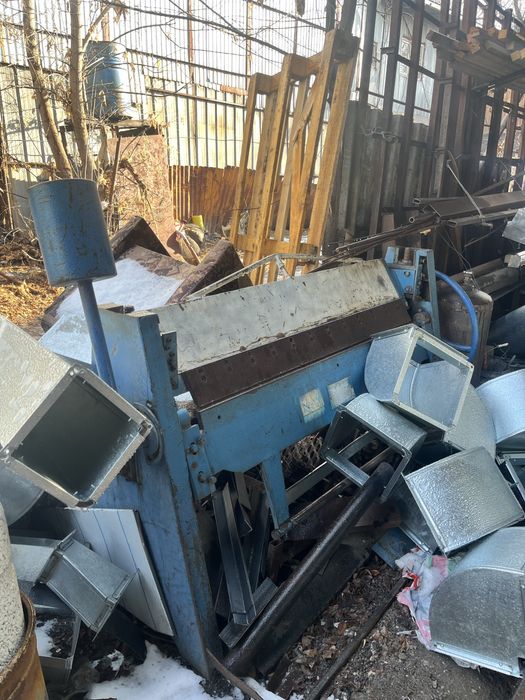 Листогиб трехвалка