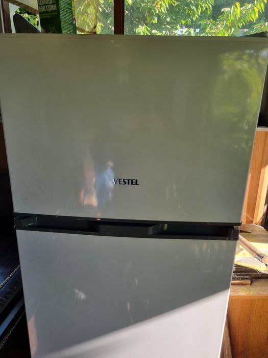 Холодильник Vestel