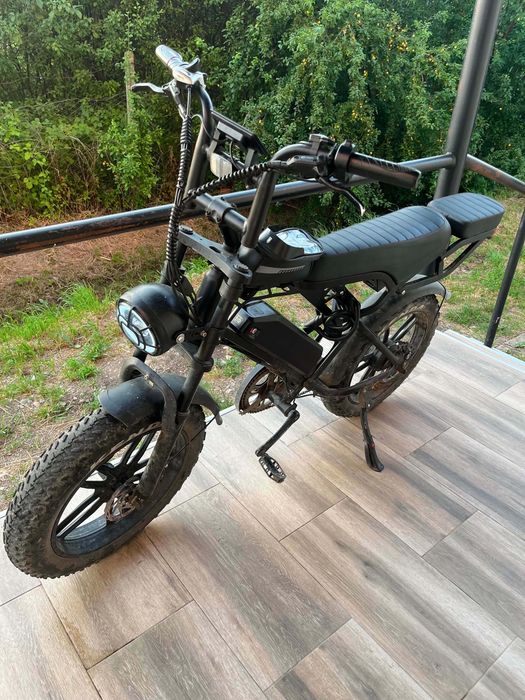 Bicicletă electrică V20 Pro – Stare foarte bună