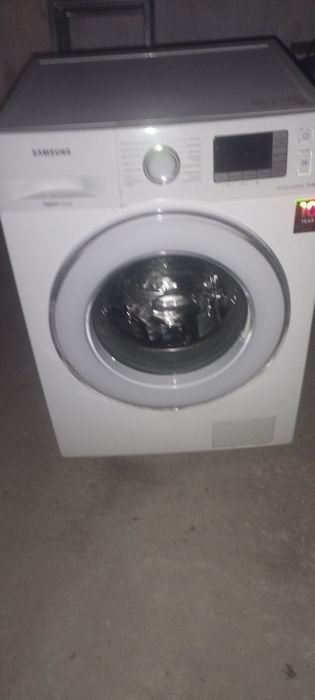 Продам стиральную машину Самсунг 8кг инвертор