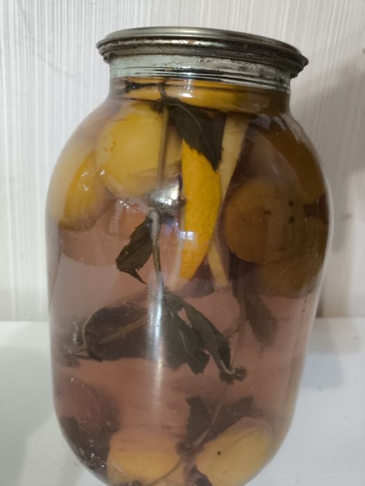 Соленья, компоты, томатный сок