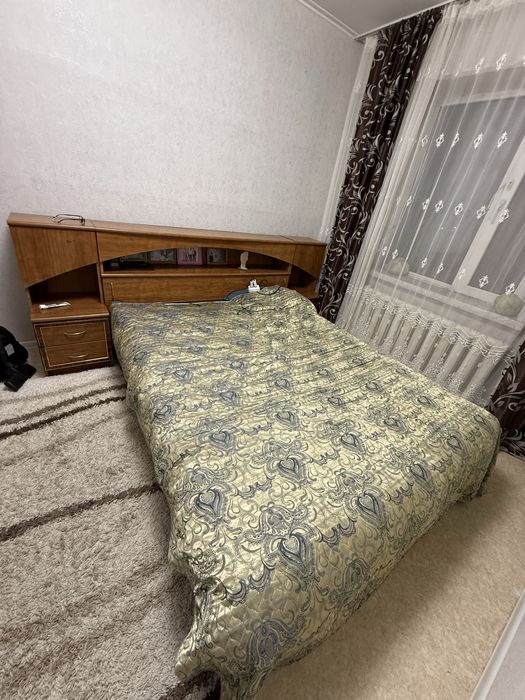 Двуспальная кровать