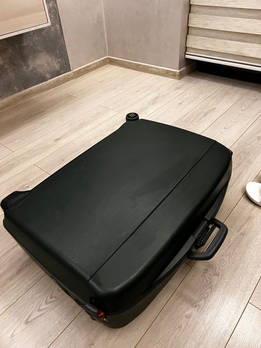 Чемодан Eminent до 30кг большой багаж