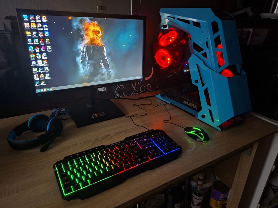 PC Gaming Complet AMD Ryzen 5,Video 8GB,16GB RAM,SSD+HDD,30 Jocuri,Win 11 Pro