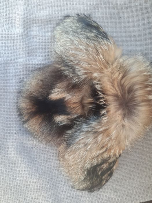 Продам шапку с натуральным мехом