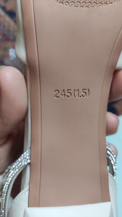 Продам шикарные туфли 38.5р