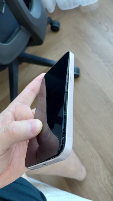 IPhone 13 в хорошем состоянии