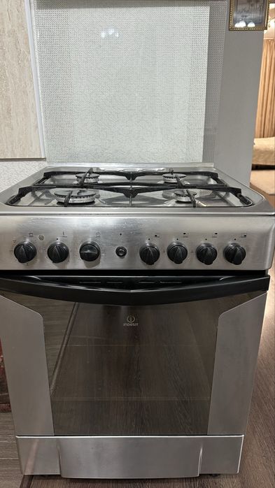 Продам газовую плиту