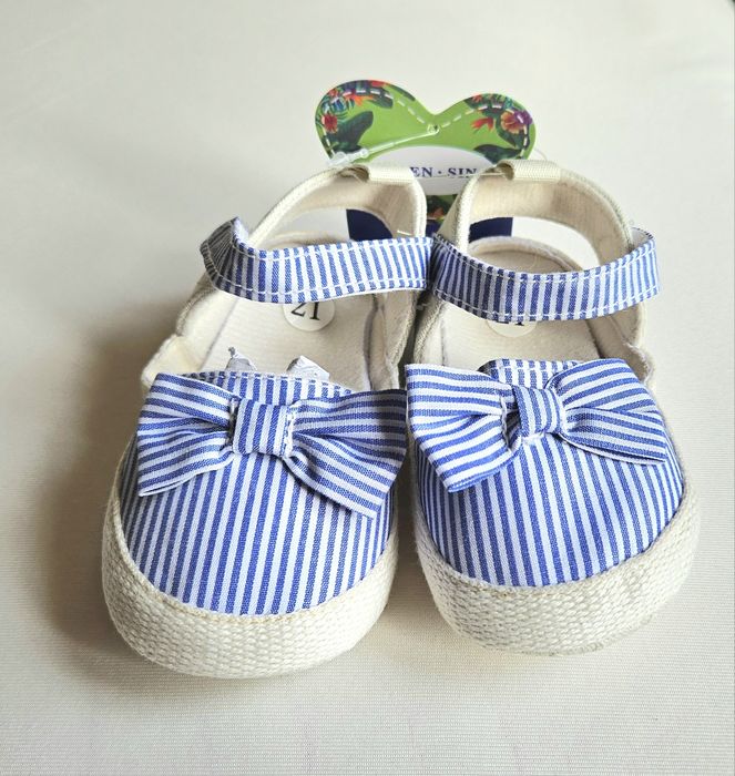 Пантофти за бебе - момиче