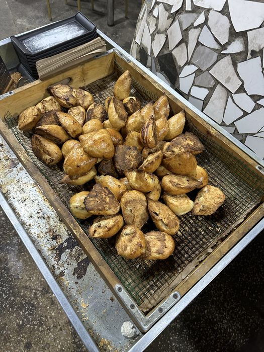 Ramazonga skidka shu rasimdgi somsani xamir bor.