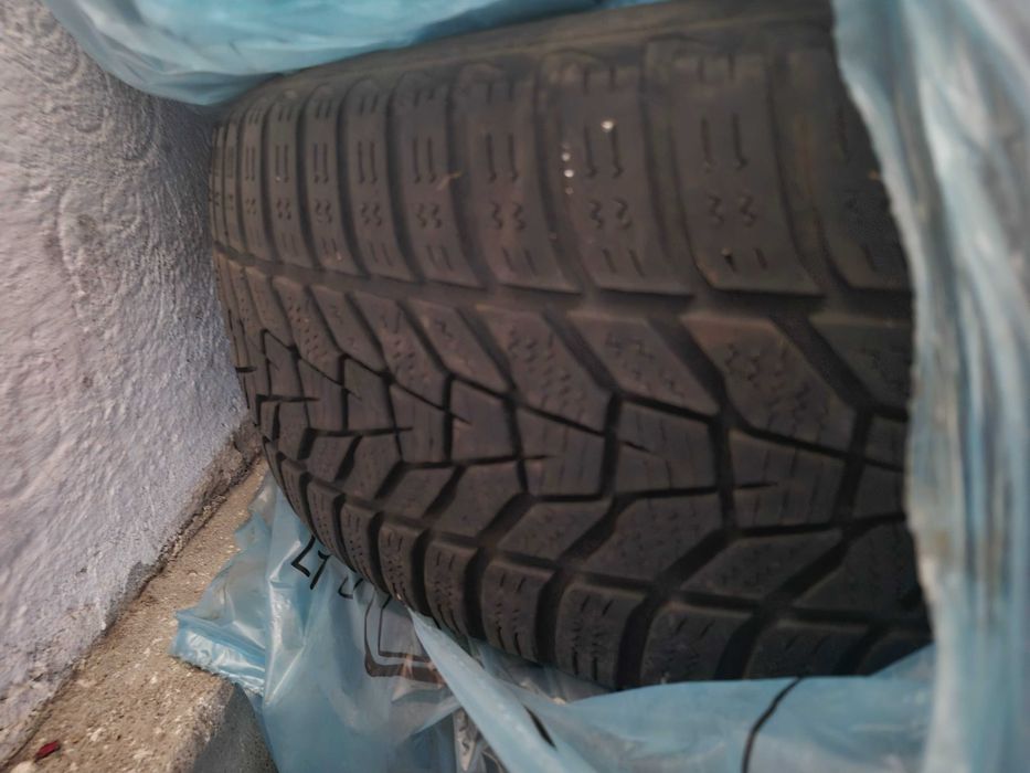 Set 4 Anvelope iarna Hankook 215 60 17 prod 4121 profil 7-8mm folosite 2 sezoane aprox 10000km