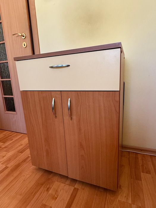 Vând mobilă cameră tineret + birou + comodă TV