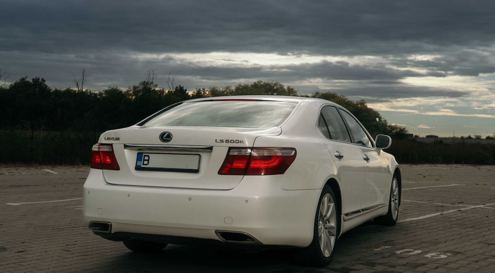 LEXUS LS 2010 — imagine 4