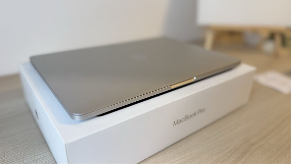 Macbook pro 13”, M1, 2020, 256GB, 8GB RAM