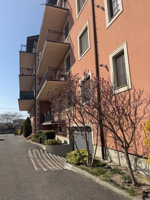 Apartament de inchiriat 2 camere, 64mp, lift, loc de parcare, zona Mehala, etaj 2 din 3, terasa 15mp, 10-15 minute Iulius Mall