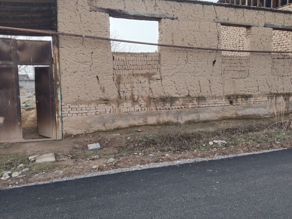 Zangiota hovli sotiladi