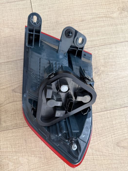Stop  stanga depo bmw f30 nfl