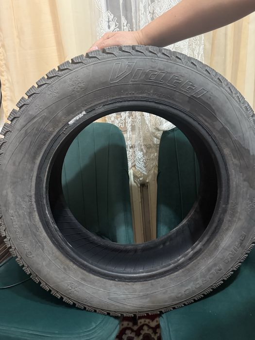 Продам колеса зимние , с шипами