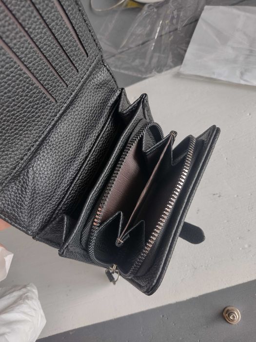 Чисто ново портмоне