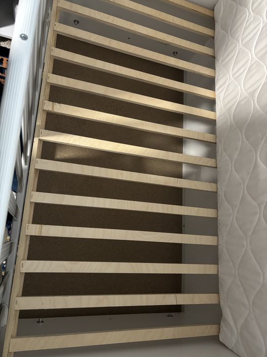 Продавам бебешка кошара Lorelli Maxi Plus New (бяла) – 3 в 1
