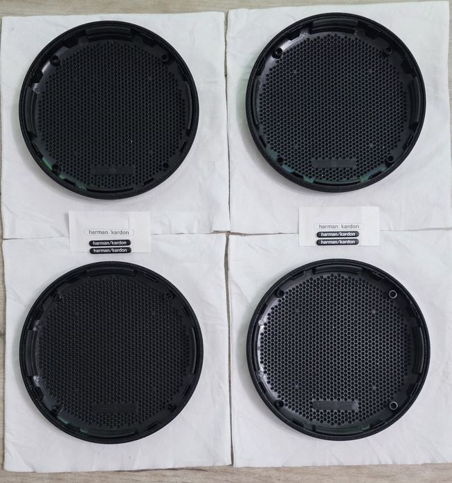 Set 4 fețe originale Harman Kardon cu embleme metalice pentru difuzoare - noi în ambalajul original