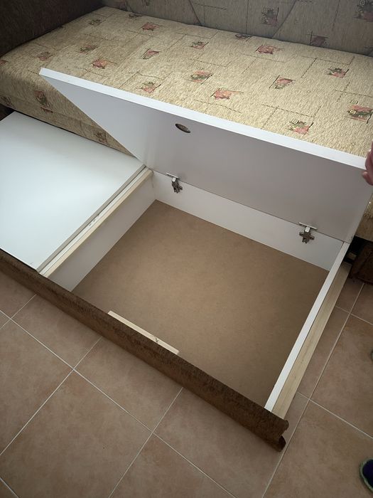 Продавам диван с функция спалня