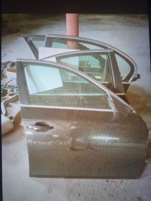 Dezmembrez BMW E60  motor 2.0